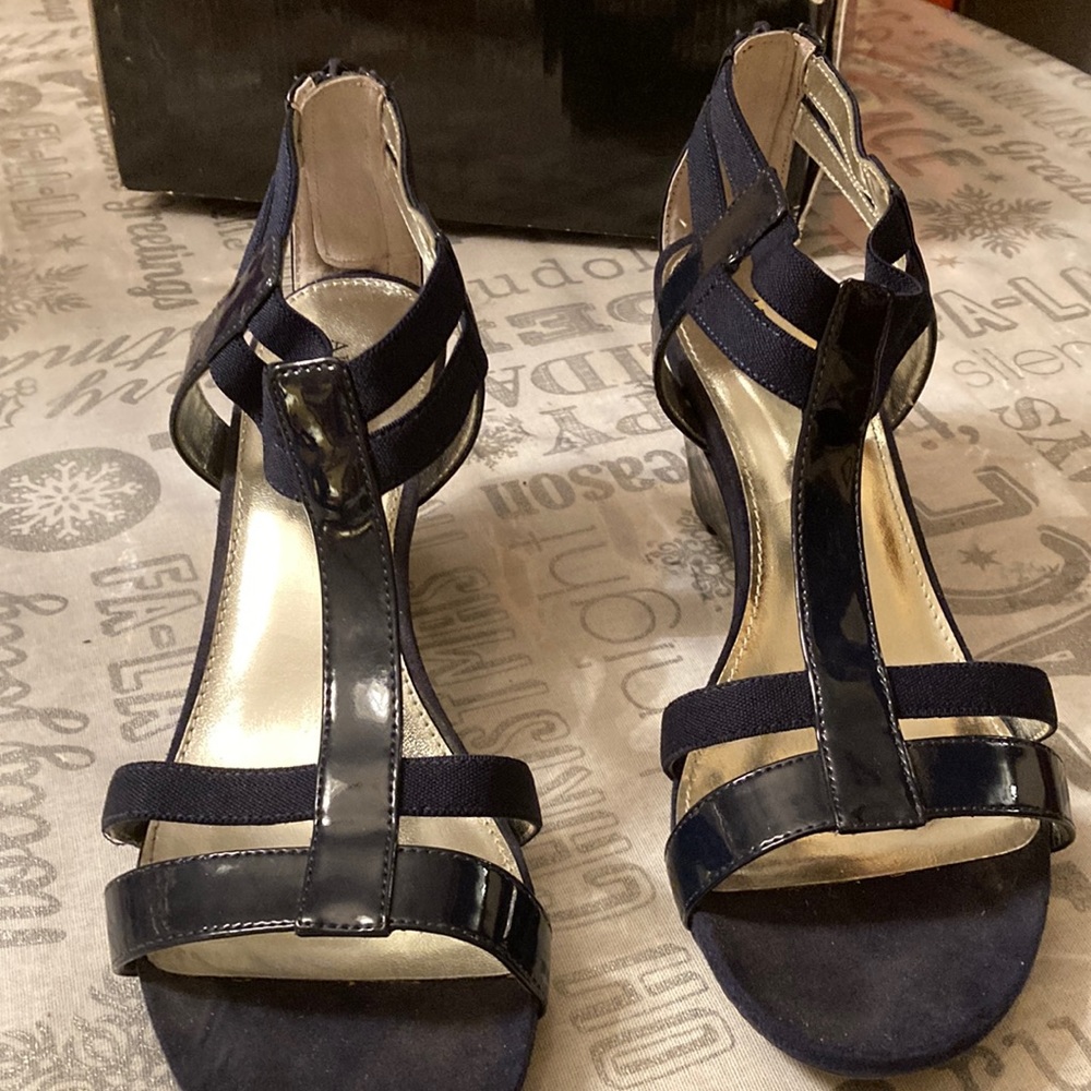 Alfani Navy patent leather fabric sandals 3” inch wedge heels back zip size 11